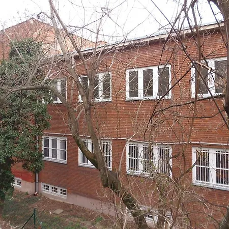 Hostel Season Hill